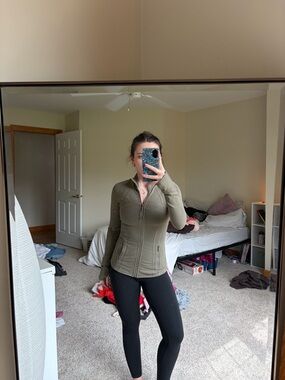 lululemon define jacket with reflective logo